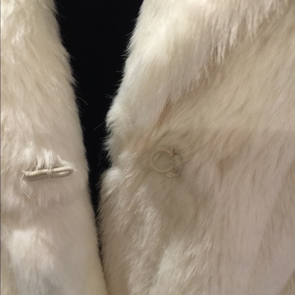 EUC Vintage White Faux Fur Jacket - Picture 3 of 6